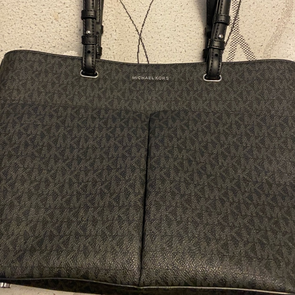 Michael Kors black purse - Picture 1 of 2